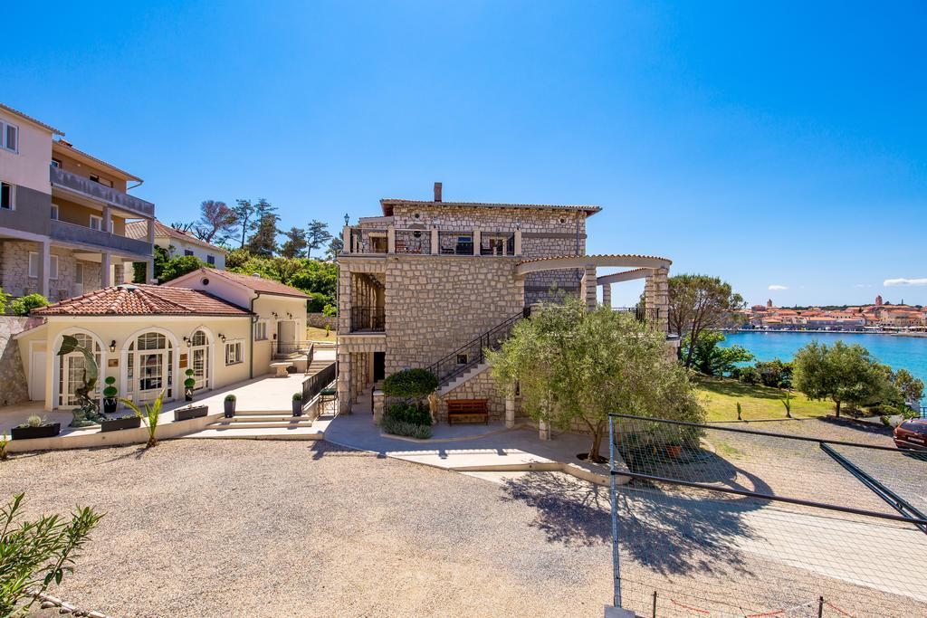 Villas Arbia - Margita Beach Hotel Banjol Eksteriør bilde