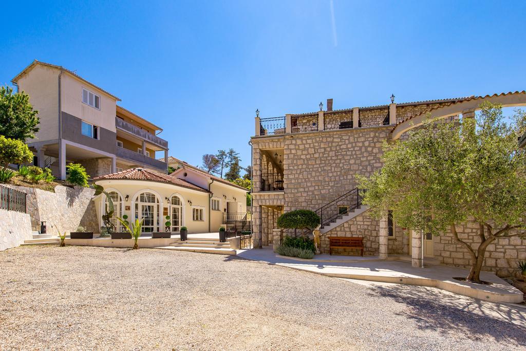 Villas Arbia - Margita Beach Hotel Banjol Eksteriør bilde